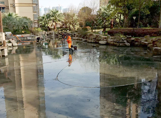 龙门景观池淤泥清理
